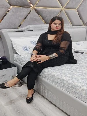 Call Girl in Huzurnagar
